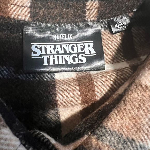 Stranger Things Plaid Shacket Womens Long Sleeve Junior Sized Brown and Black - Picture 4 of 6